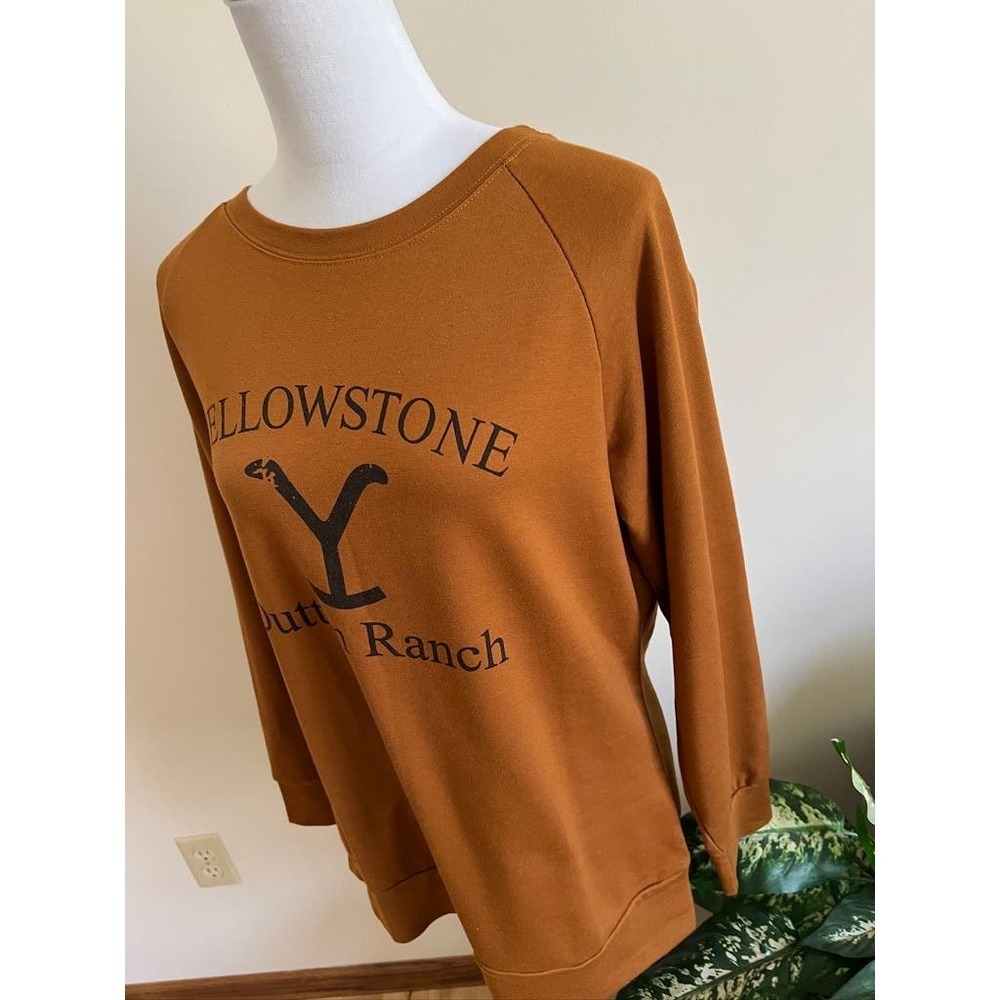 Yellowstone Dutton Ranch Crewneck - Picture 4 of 5